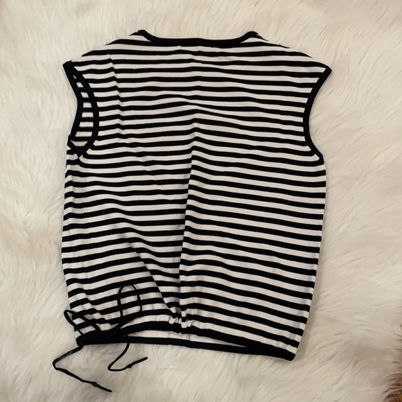 ✨Cinched Waist Top✨ - Picture 2 of 3